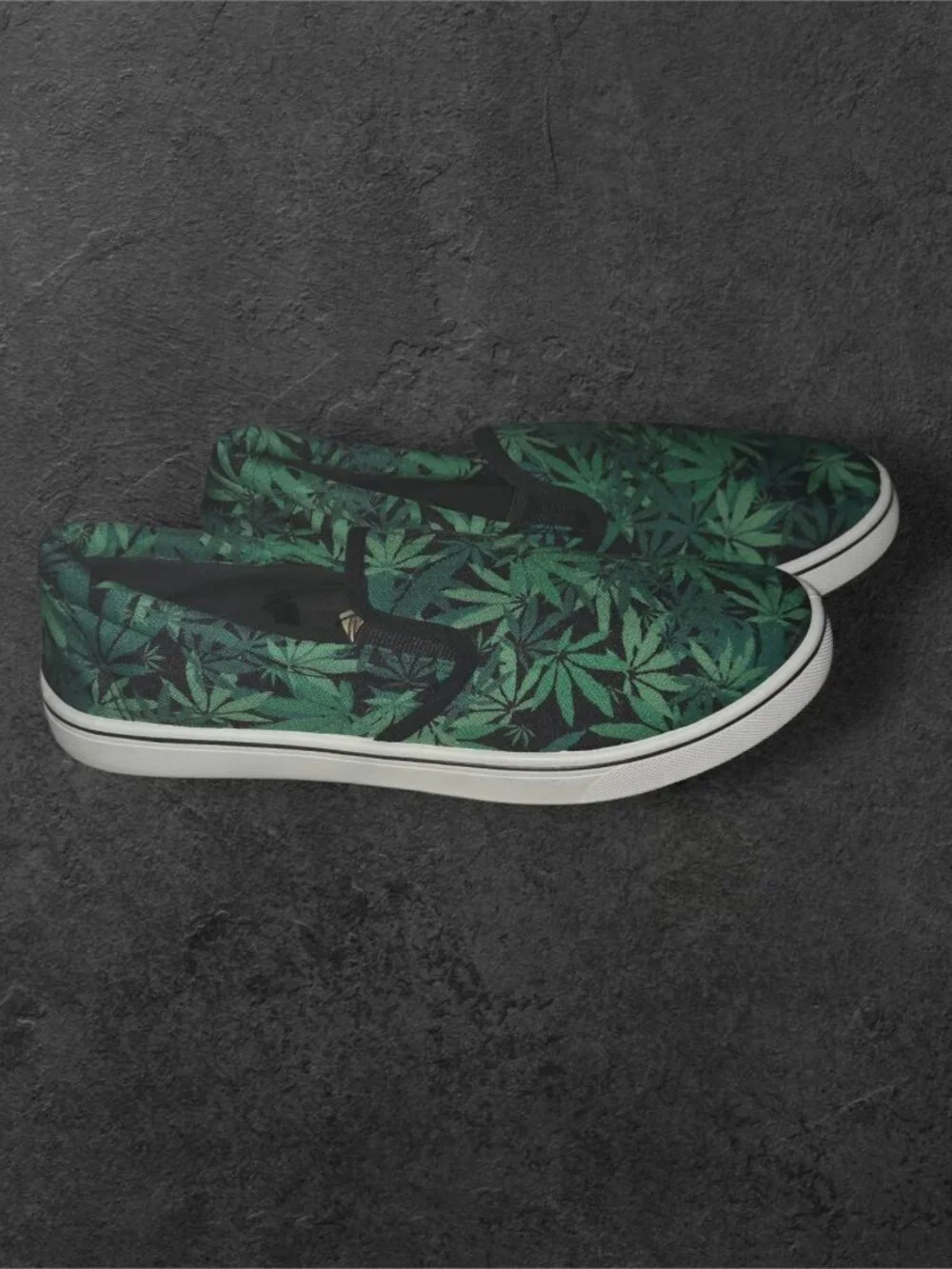 Rue21 Green Leaf Print Slip-On Sneakers Size 10 NWOT